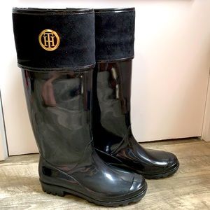 Tommy Hilfiger rain boots, size 9